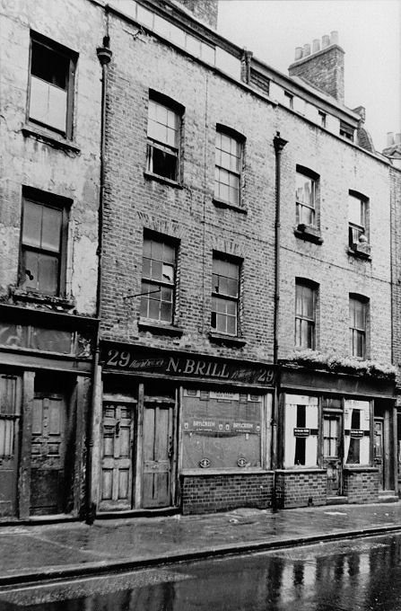 Fotografia real del numero 29 de Hanbury Street, Whitechapel, Londres, lugar del asesinato de Annie Chapman atribuido a Jack el Destripador
