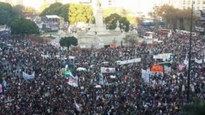 Multitud en la primera marcha de Ni Una Menos en Buenos Aires, junio de 2015